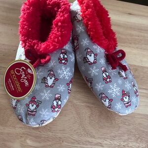 Snoozie’s Christmas gnomes slippers